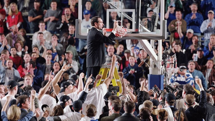 Coach K and Duke win the 2001 NCAA title
