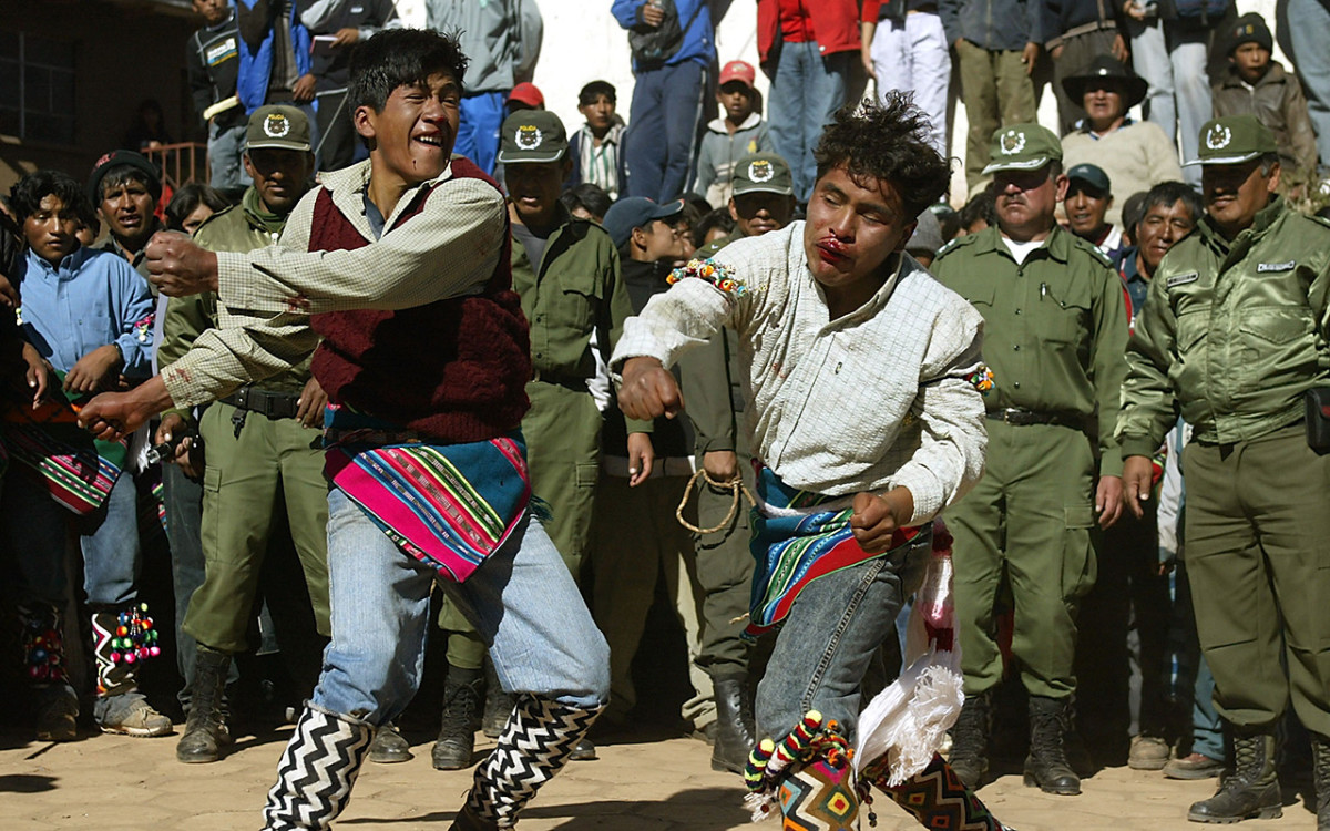 A ritual fistfight in Bolivia reveals a simple truth about boxing - Sports  Illustrated Vault 