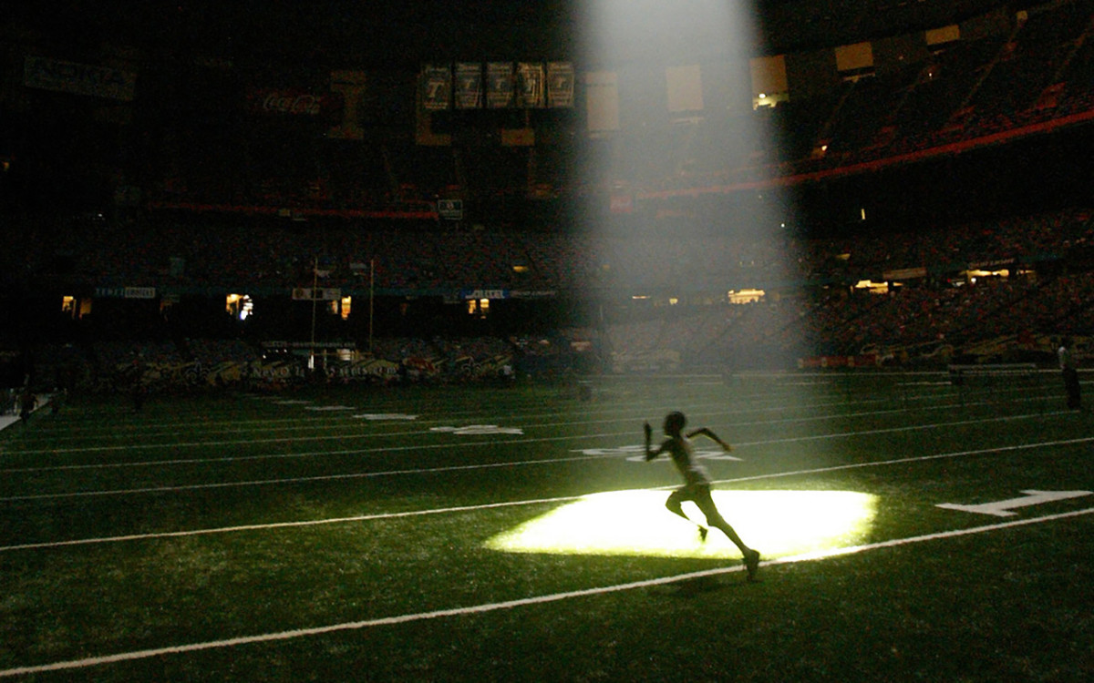 dark-days-superdome-1280-si-vault-top.jpg