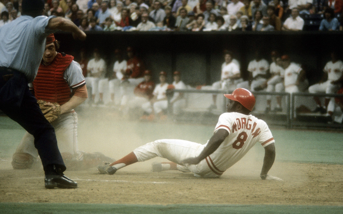 Joe Morgan swats a home run in the 1st inning of Game 1 of the 1976 World  Series 