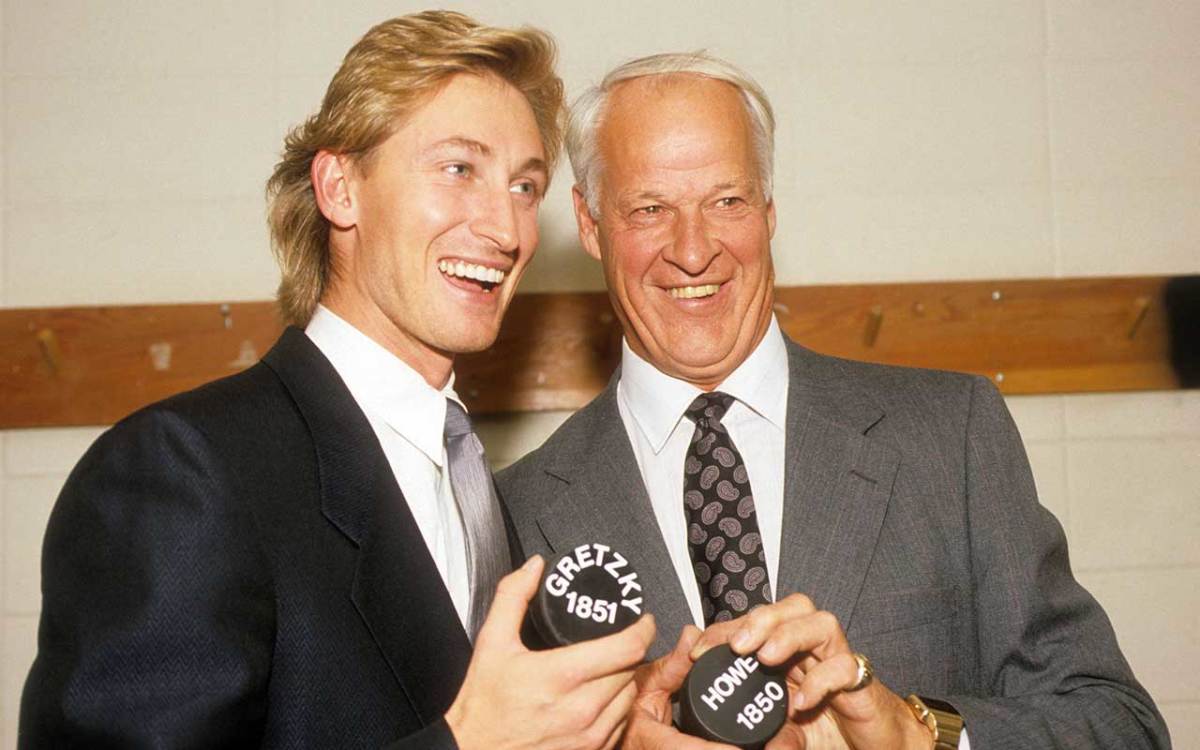 Wayne Gretzky Once Felt 'Getting Hurt Was a Blessing in Disguise' Despite  Playing With a Chip on His Shoulder - EssentiallySports