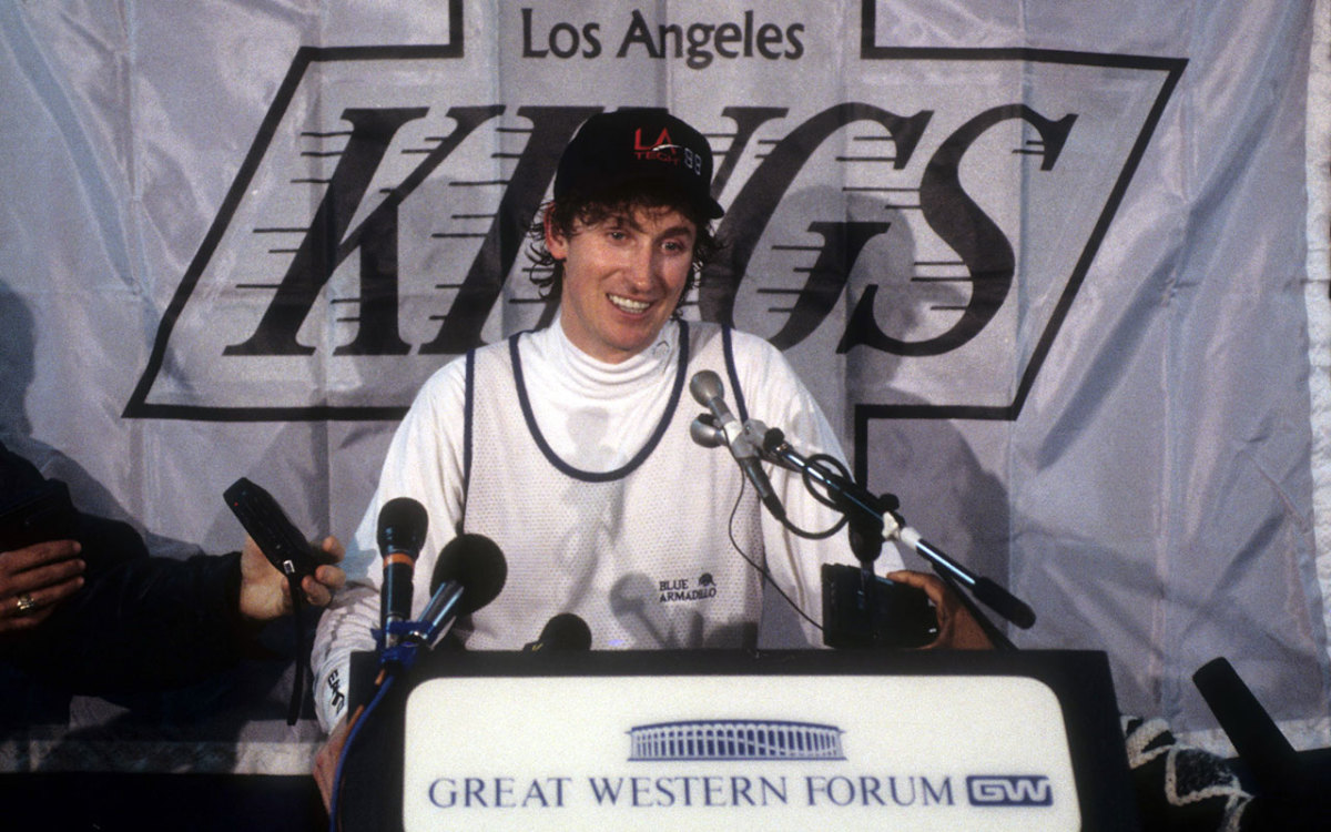 Wayne Gretzky trade to L.A. in 1988 rocks Canada - Sports Illustrated Vault