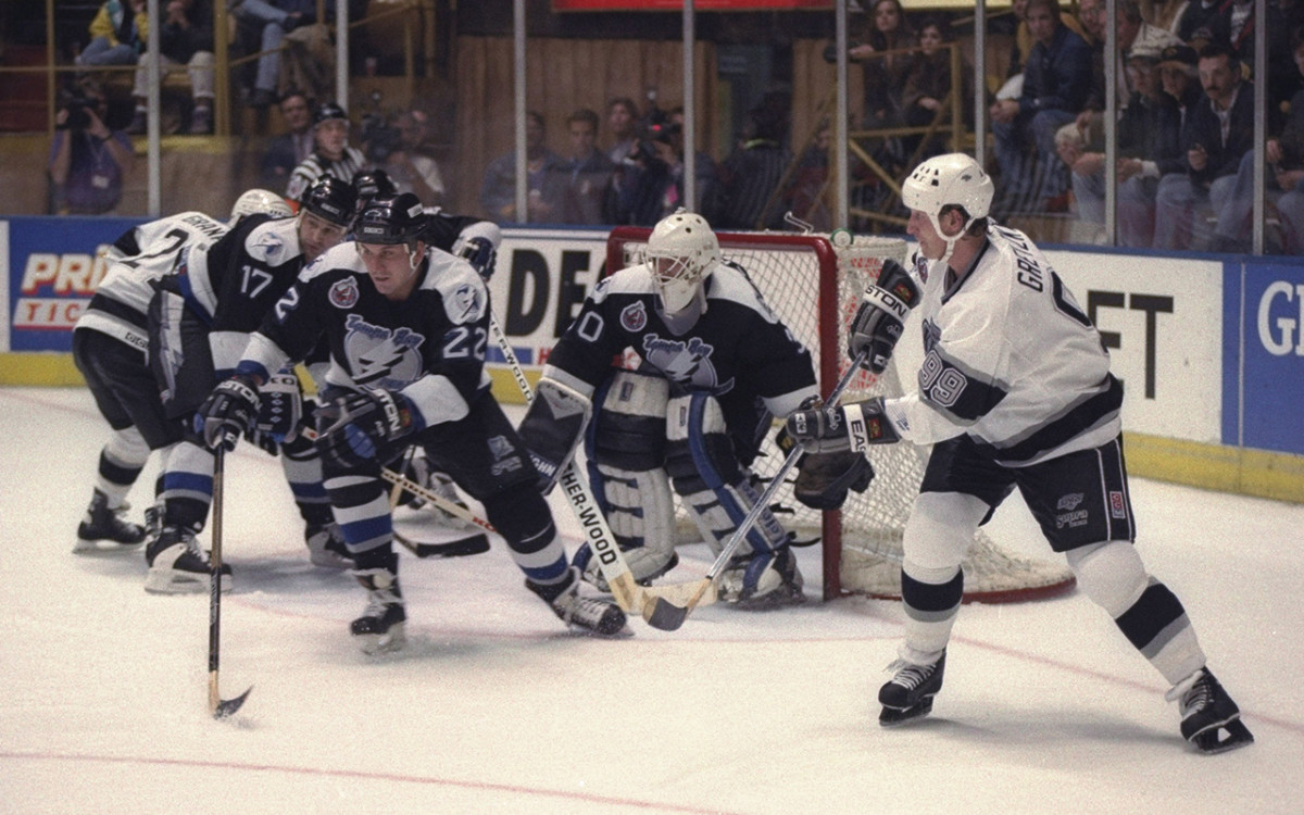 Wayne Gretzky - King's jersey back. News Photo - Getty Images