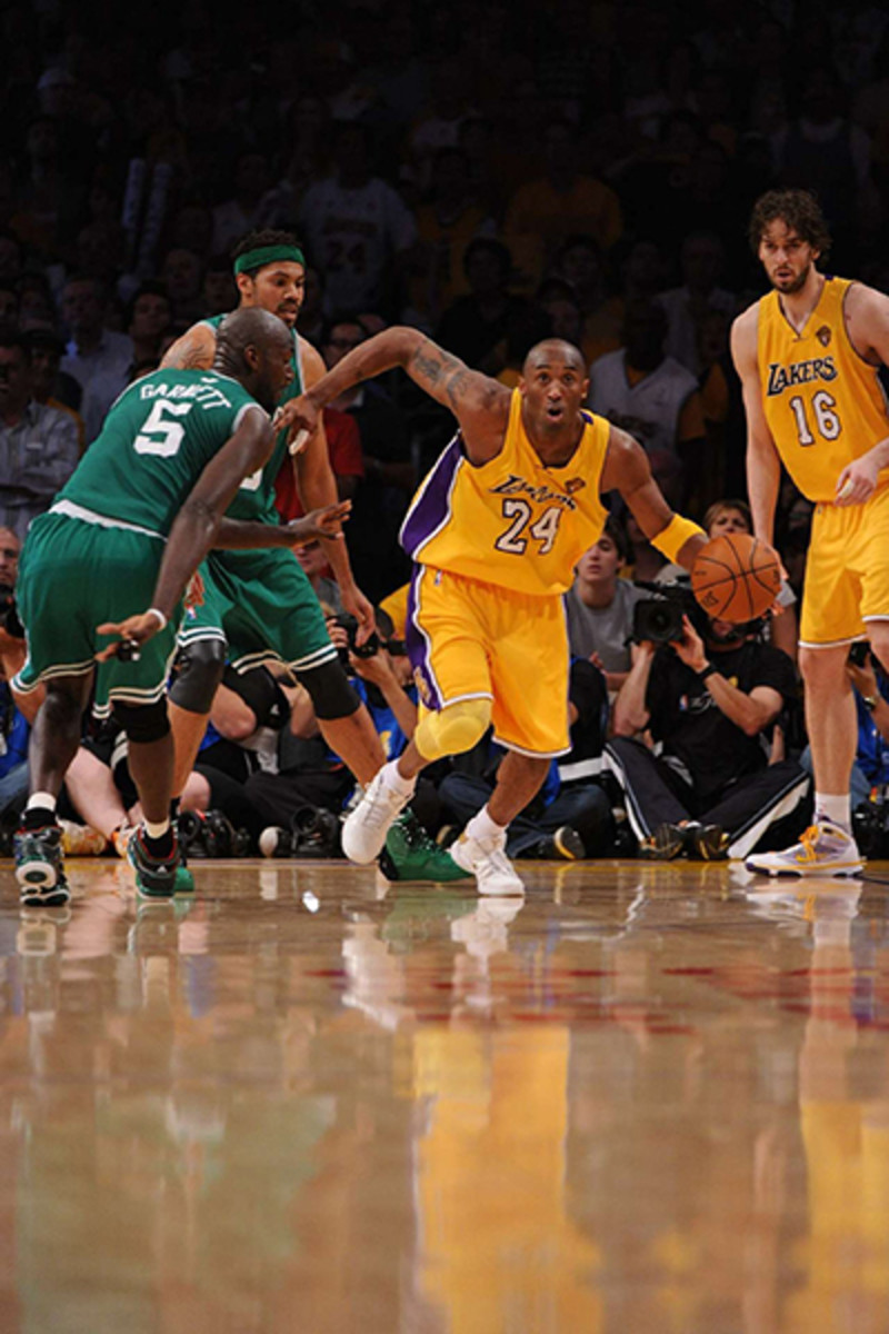 Kobe-dribble-2010.jpg