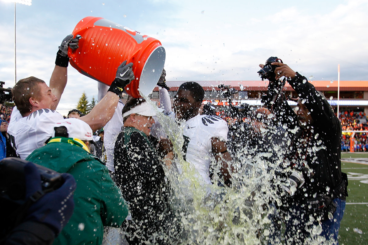 chip-kelly-gatorade-bath.jpg