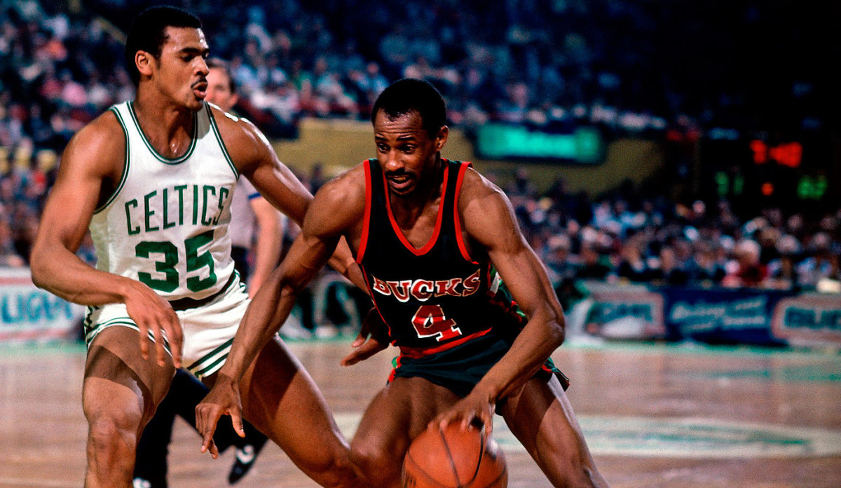 202 Sidney Moncrief Bucks Stock Photos, High-Res Pictures, and Images -  Getty Images