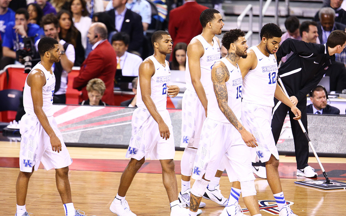 Kentucky basketball falls short of perfection in 2015 Final Four