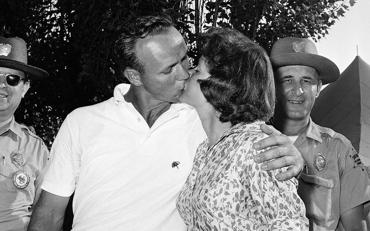 Arnold Palmer and his wife, Winnie Palmer, in 1962