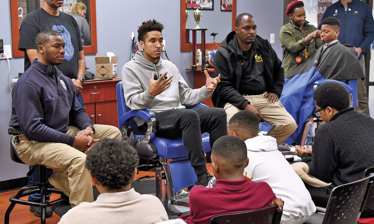 GENERATING GOOD BUZZ
Brogdon began a Tuesday Talks With Malcolm series in Milwaukee, meeting with and mentoring at-risk kids in a local barbershop.
